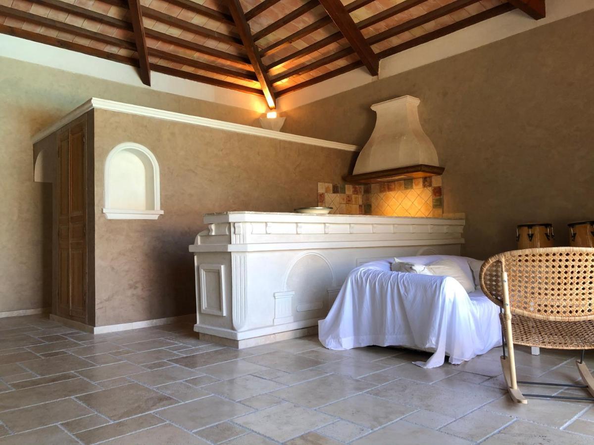 Le Pool House - Private Jacuzzi - Mas Des Sous Bois Hotel Ventabren Bagian luar foto