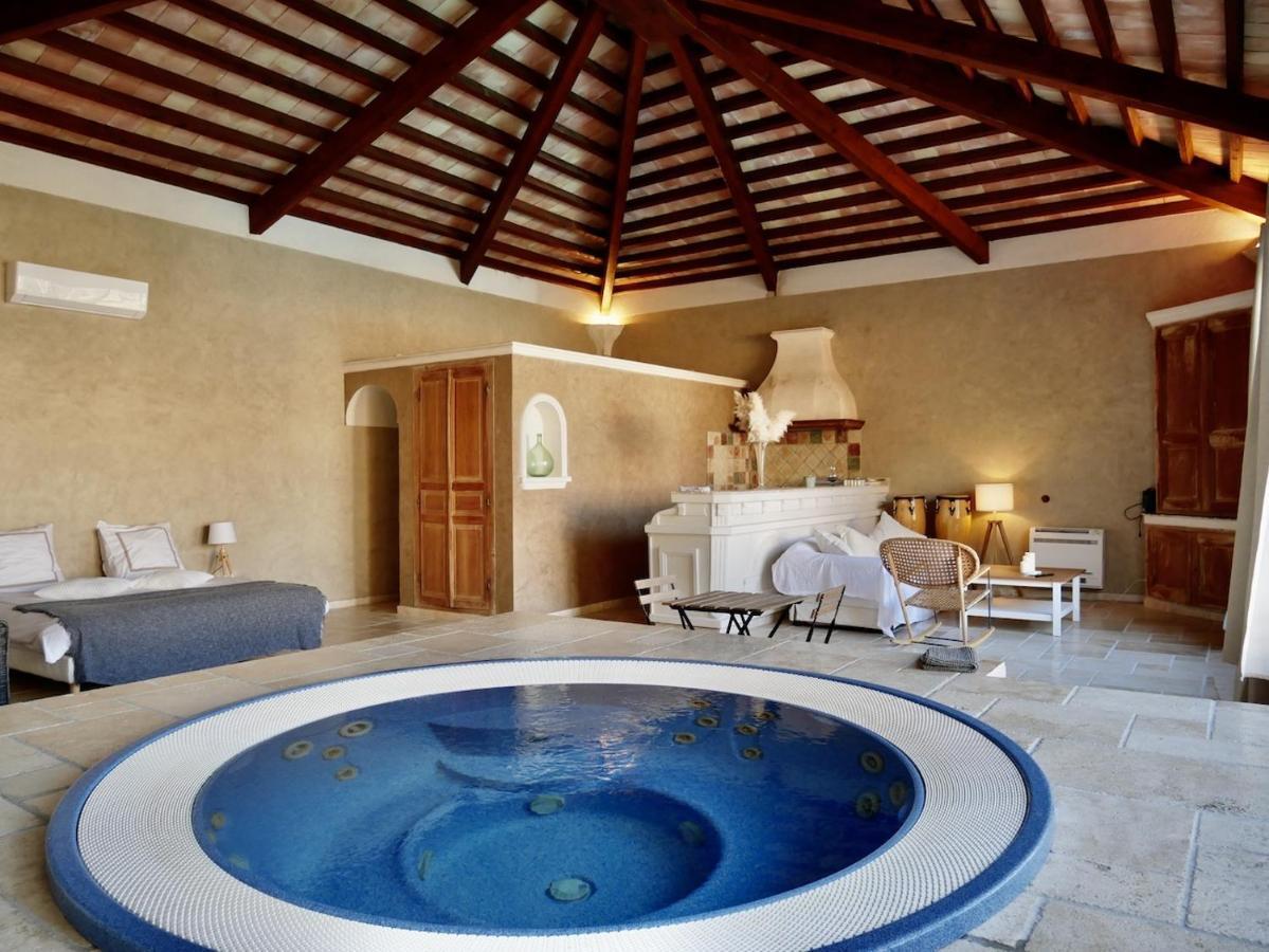 Le Pool House - Private Jacuzzi - Mas Des Sous Bois Hotel Ventabren Bagian luar foto