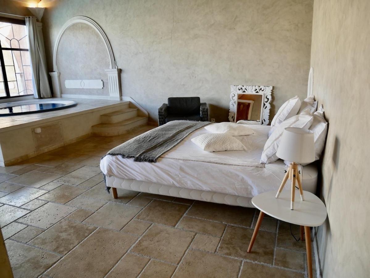 Le Pool House - Private Jacuzzi - Mas Des Sous Bois Hotel Ventabren Bagian luar foto
